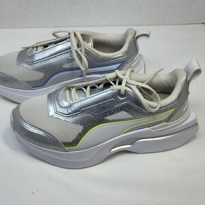 Puma Women's Kosmo Rider Silver and White Metallic Sneakers Size 6
